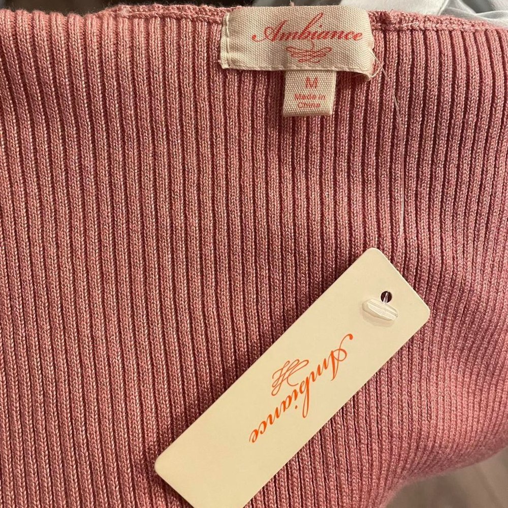 Pink Ribbed Low Cut Top - Picture 3 of 3